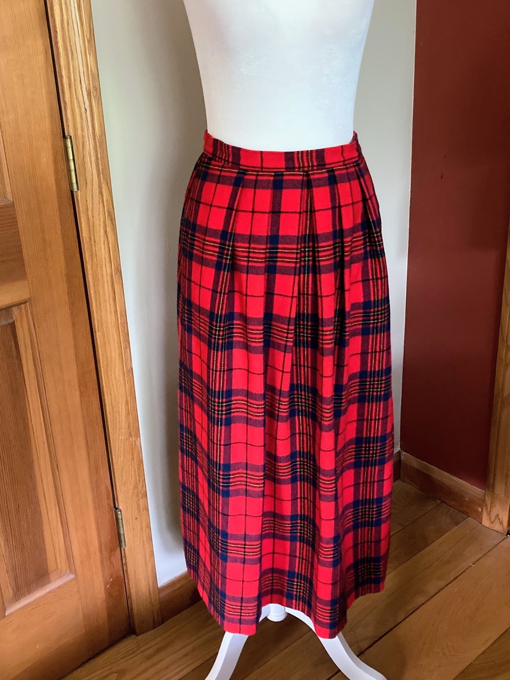 Vintage Pendleton Authentic Red Leslie Tartan Plaid 100% Wool Skirt Size XS